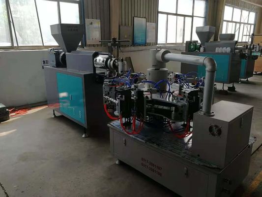 Máy thổi khuôn chai LDPE 30kg / H Tiêu thụ không khí 0,4m3 / phút